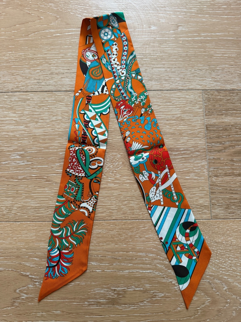 NWOT Hermes silk twilly scarf Brown De l'Ombrelle Aux Duels Sticker Twilly